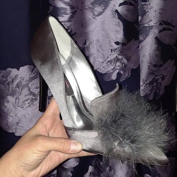 NEW size 39/9 NINA shoes Gray satin pumps with Feather pouf in front - Picture 9 of 12